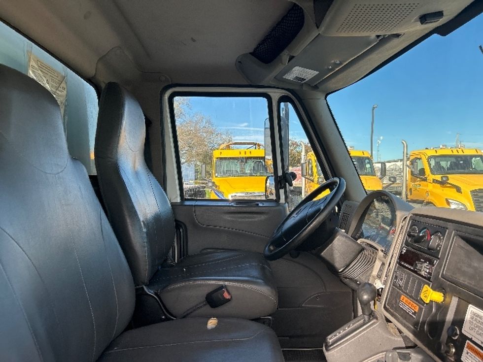 Medium Duty Box Truck-Light and Medium Duty Trucks-International-2019-4300-Katy-TX-72,443\n\t\tmiles-$ 55,250 - Image 22