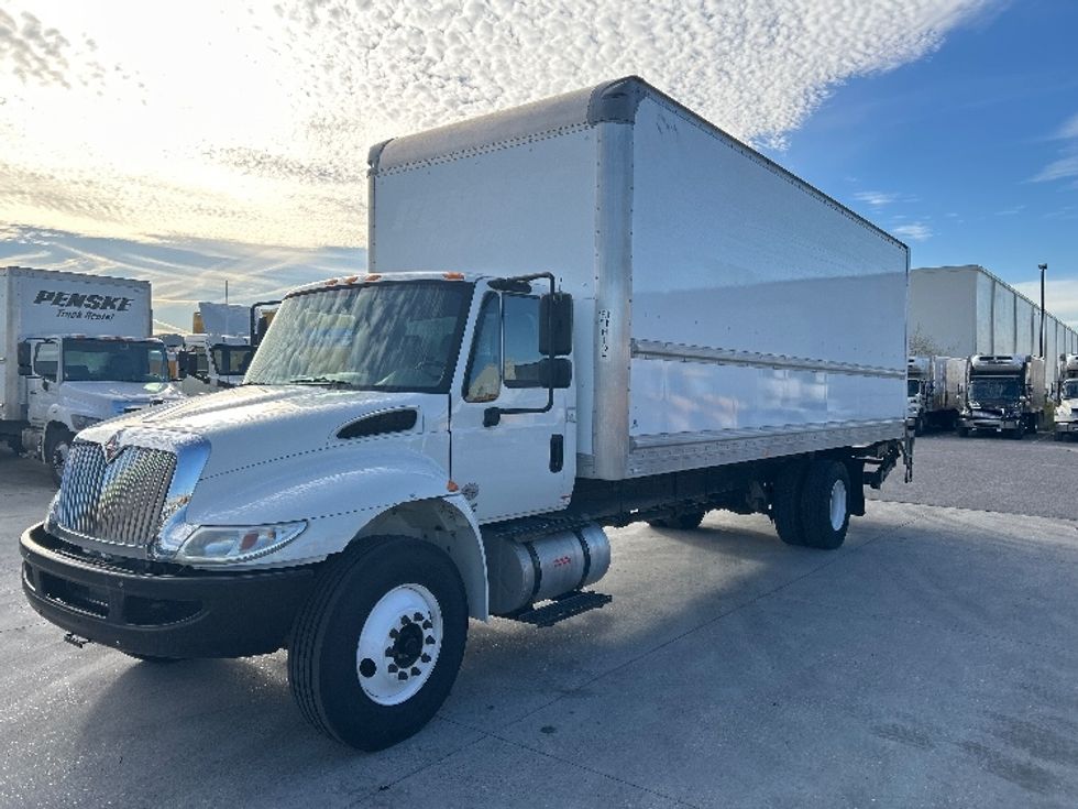Medium Duty Box Truck-Light and Medium Duty Trucks-International-2019-4300-Katy-TX-72,443\n\t\tmiles-$ 55,250 - Image 3