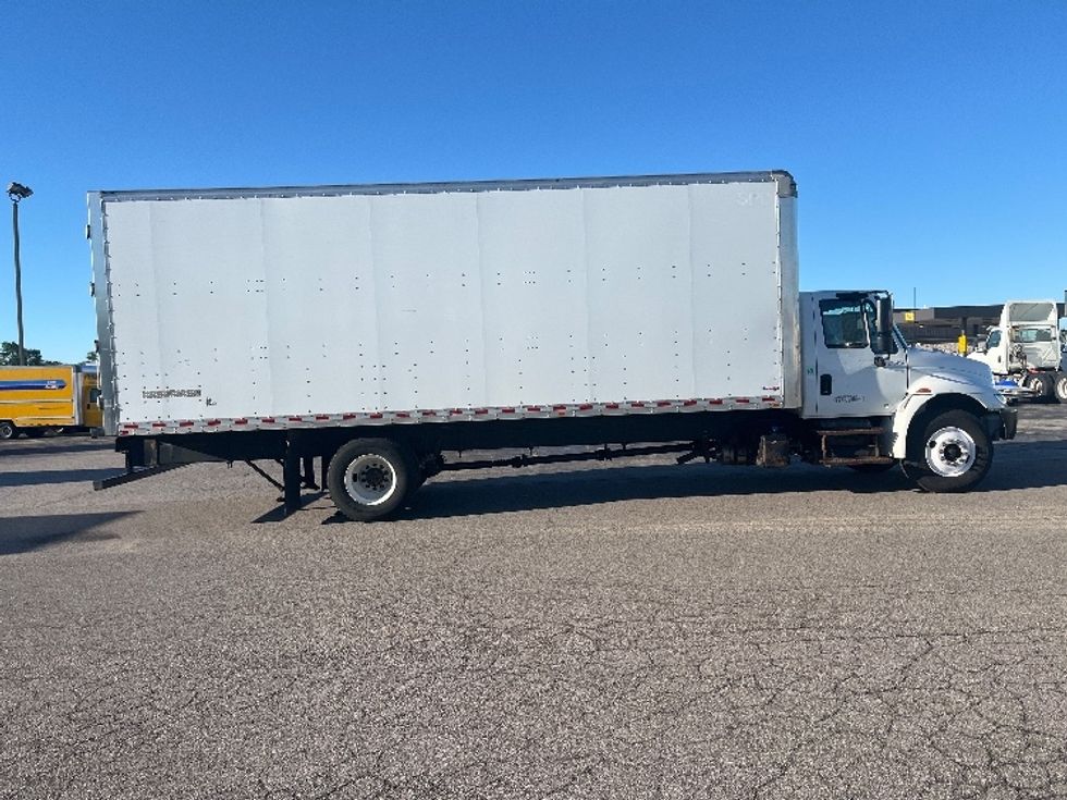 Medium Duty Box Truck-Light and Medium Duty Trucks-International-2019-4300-Lansing-MI-146,720\n\t\tmiles-$ 43,750 - Image 14