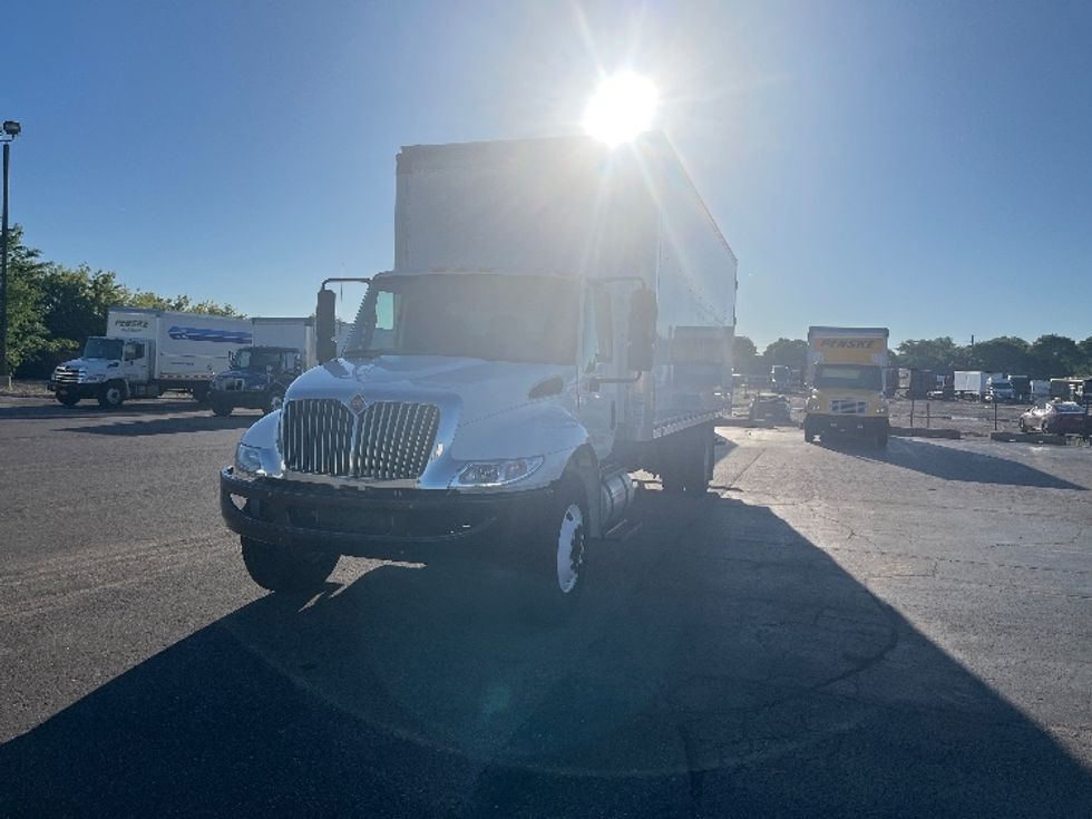 Medium Duty Box Truck-Light and Medium Duty Trucks-International-2019-4300-Lansing-MI-146,720\n\t\tmiles-$ 43,750 - Image 3