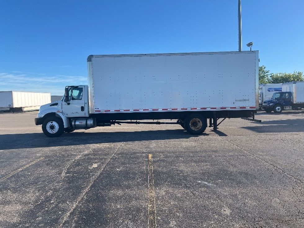 Medium Duty Box Truck-Light and Medium Duty Trucks-International-2019-4300-Lansing-MI-146,720\n\t\tmiles-$ 43,750 - Image 4