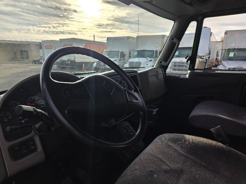 Medium Duty Box Truck-Light and Medium Duty Trucks-International-2019-4300-Lansing-MI-168,361\n\t\tmiles-$ 37,750 - Image 16