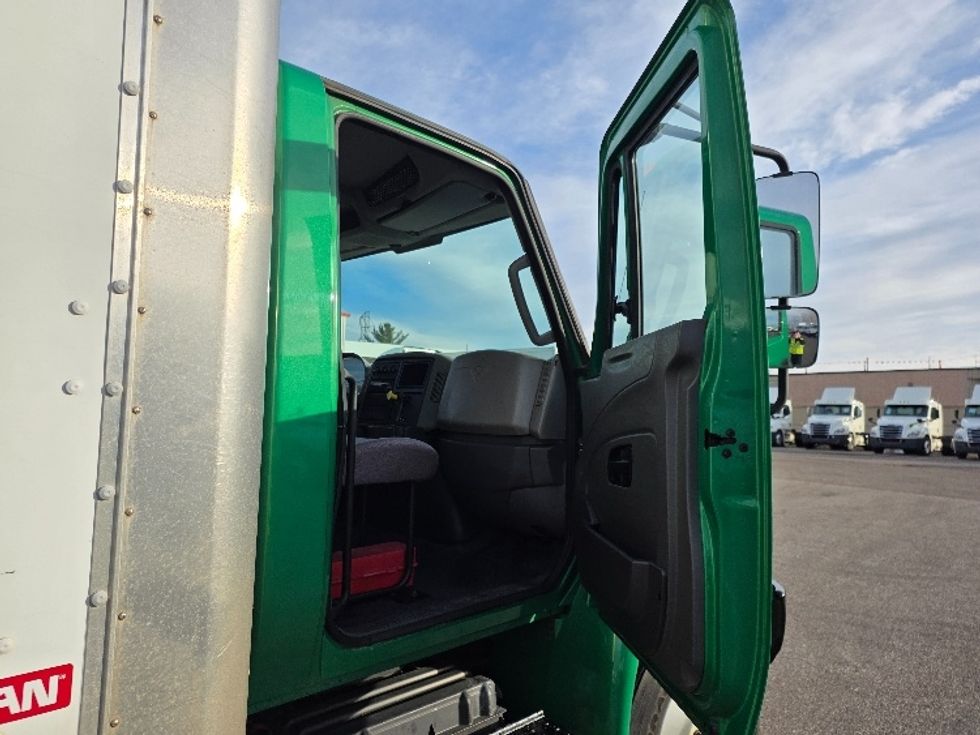 Medium Duty Box Truck-Light and Medium Duty Trucks-International-2019-4300-Lansing-MI-168,361\n\t\tmiles-$ 37,750 - Image 19