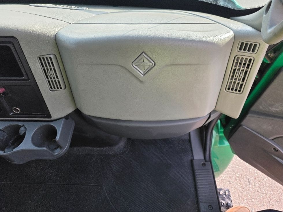 Medium Duty Box Truck-Light and Medium Duty Trucks-International-2019-4300-Lansing-MI-168,361\n\t\tmiles-$ 37,750 - Image 20