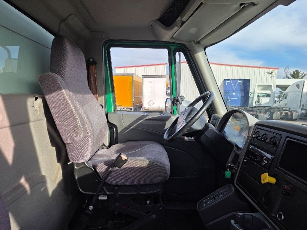 Medium Duty Box Truck-Light and Medium Duty Trucks-International-2019-4300-Lansing-MI-168,361\n\t\tmiles-$ 37,750 - Image 21