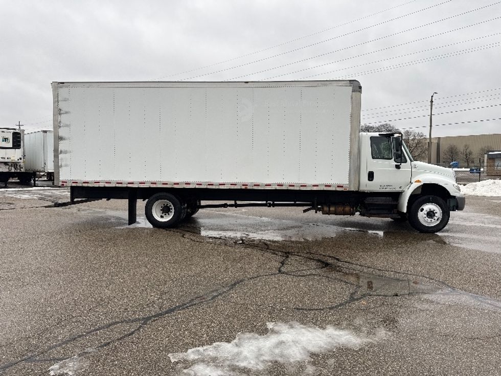Medium Duty Box Truck-Light and Medium Duty Trucks-International-2019-4300-Lansing-MI-185,134\n\t\tmiles-$ 31,000 - Image 14