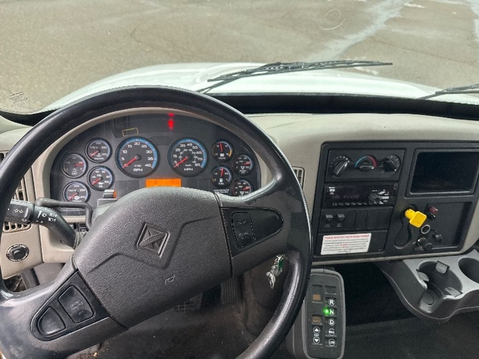 Medium Duty Box Truck-Light and Medium Duty Trucks-International-2019-4300-Lansing-MI-185,134\n\t\tmiles-$ 31,000 - Image 17