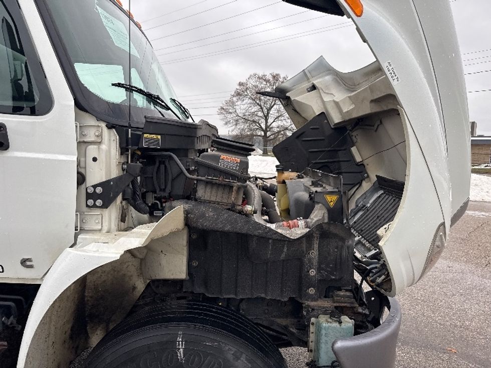 Medium Duty Box Truck-Light and Medium Duty Trucks-International-2019-4300-Lansing-MI-185,134\n\t\tmiles-$ 31,000 - Image 22