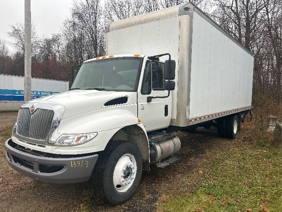 Medium Duty Box Truck-Light and Medium Duty Trucks-International-2019-4300-Lansing-MI-197,558\n\t\tmiles-$ 38,250 - Image 1
