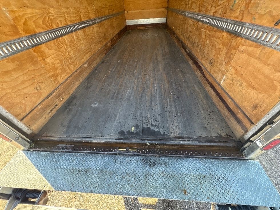 Medium Duty Box Truck-Light and Medium Duty Trucks-International-2019-4300-Lansing-MI-197,558\n\t\tmiles-$ 38,250 - Image 10