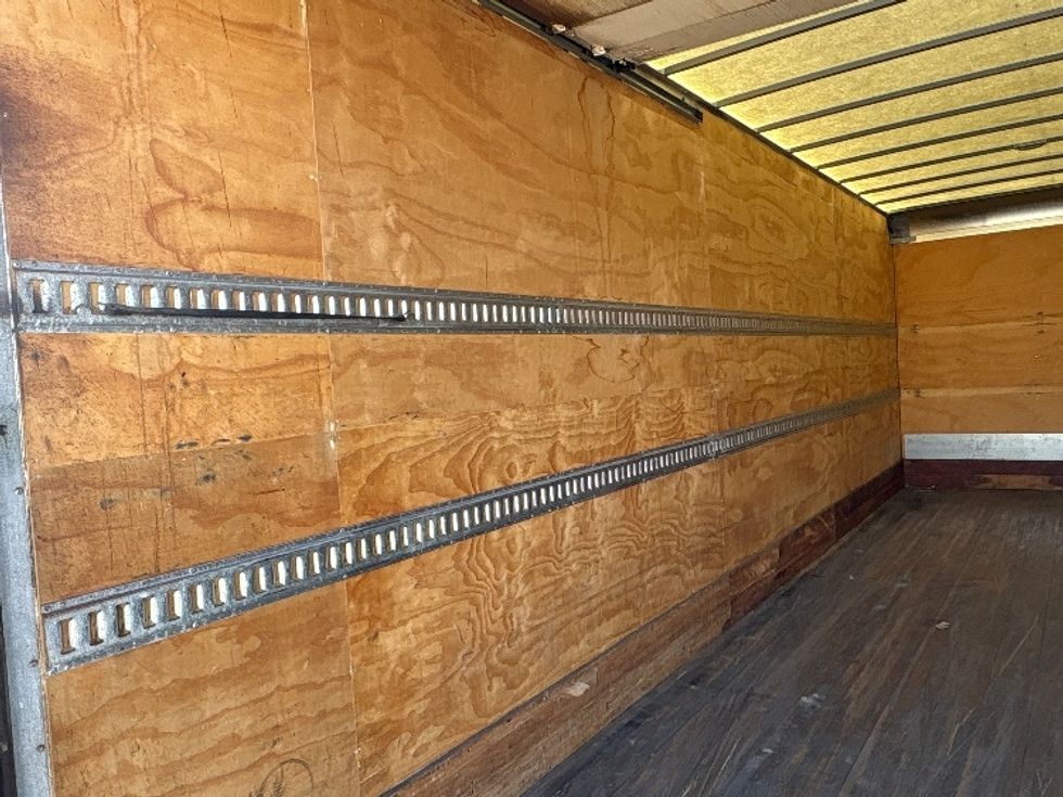 Medium Duty Box Truck-Light and Medium Duty Trucks-International-2019-4300-Lansing-MI-197,558\n\t\tmiles-$ 38,250 - Image 11