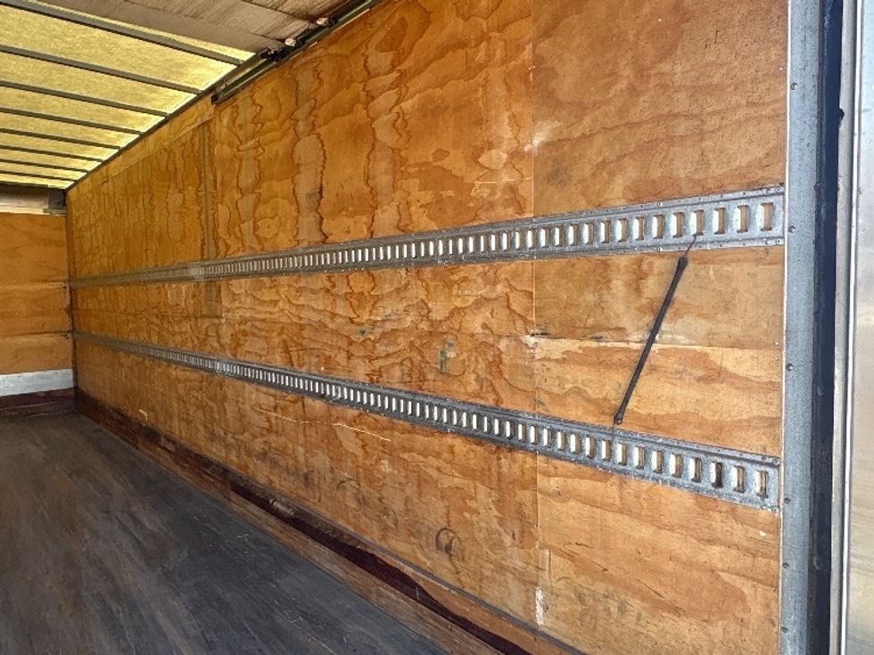 Medium Duty Box Truck-Light and Medium Duty Trucks-International-2019-4300-Lansing-MI-197,558\n\t\tmiles-$ 38,250 - Image 12