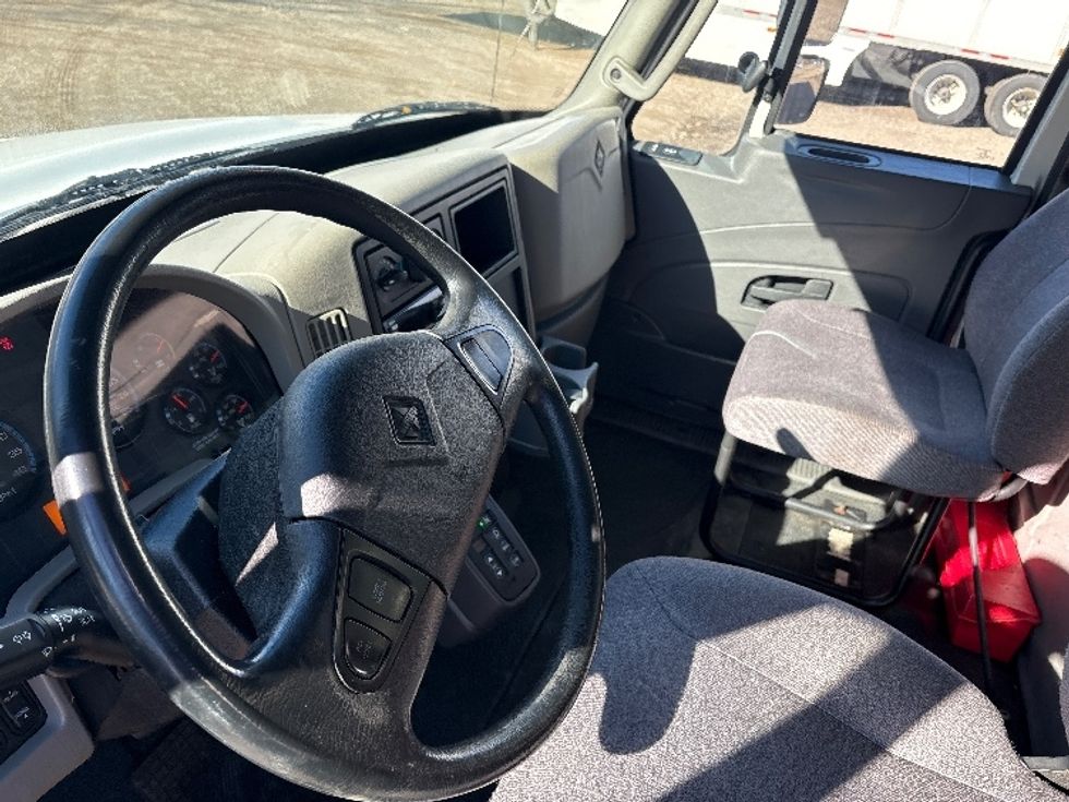 Medium Duty Box Truck-Light and Medium Duty Trucks-International-2019-4300-Lansing-MI-197,558\n\t\tmiles-$ 38,250 - Image 17