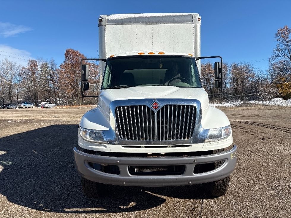 Medium Duty Box Truck-Light and Medium Duty Trucks-International-2019-4300-Lansing-MI-197,558\n\t\tmiles-$ 38,250 - Image 2