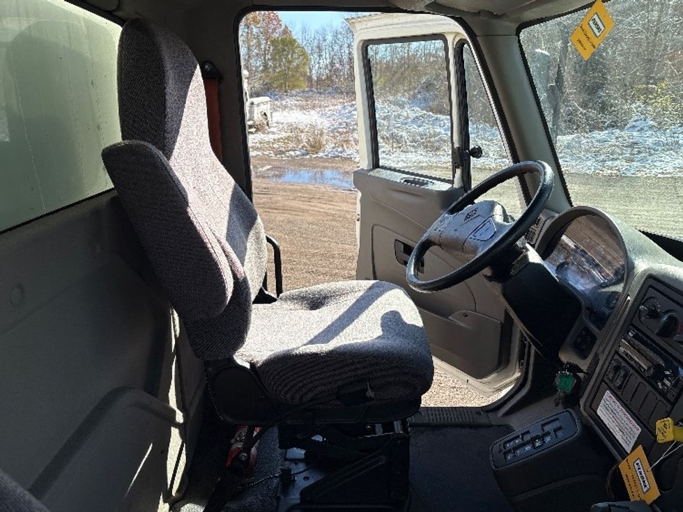 Medium Duty Box Truck-Light and Medium Duty Trucks-International-2019-4300-Lansing-MI-197,558\n\t\tmiles-$ 38,250 - Image 22