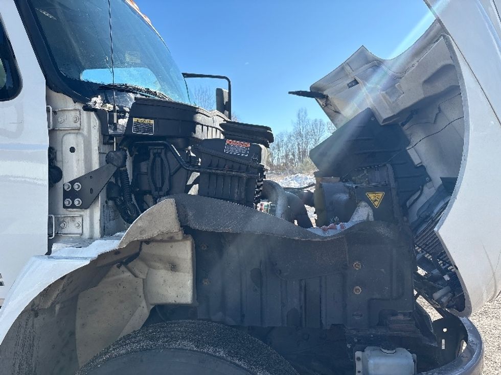 Medium Duty Box Truck-Light and Medium Duty Trucks-International-2019-4300-Lansing-MI-197,558\n\t\tmiles-$ 38,250 - Image 23