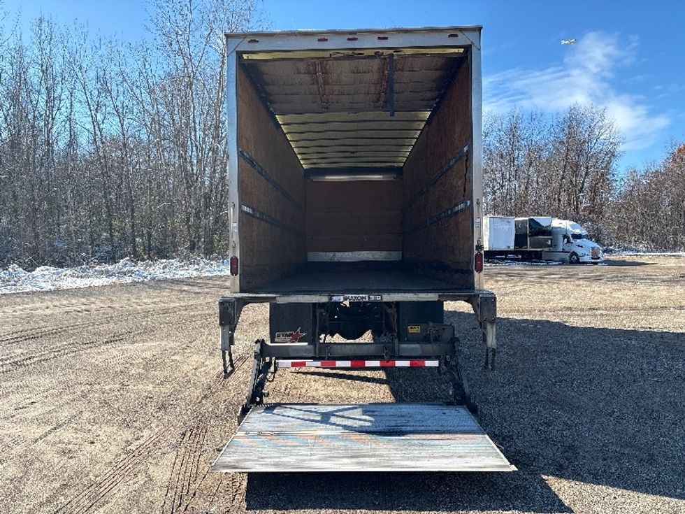 Medium Duty Box Truck-Light and Medium Duty Trucks-International-2019-4300-Lansing-MI-197,558\n\t\tmiles-$ 38,250 - Image 9
