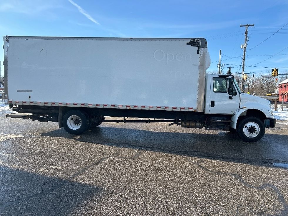 Medium Duty Box Truck-Light and Medium Duty Trucks-International-2019-4300-Lansing-MI-275,181\n\t\tmiles-$ 27,000 - Image 15