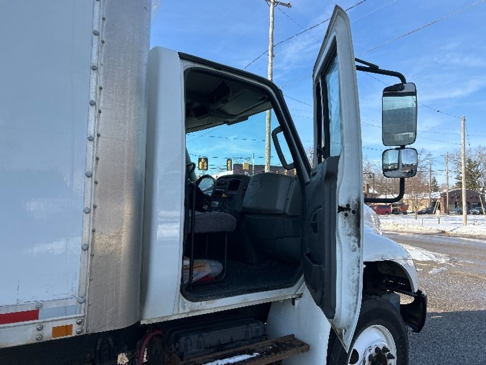 Medium Duty Box Truck-Light and Medium Duty Trucks-International-2019-4300-Lansing-MI-275,181\n\t\tmiles-$ 27,000 - Image 20