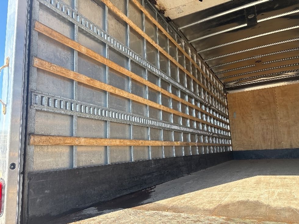 Medium Duty Box Truck-Light and Medium Duty Trucks-International-2019-4300-Lansing-MI-302,973\n\t\tmiles-$ 23,500 - Image 11