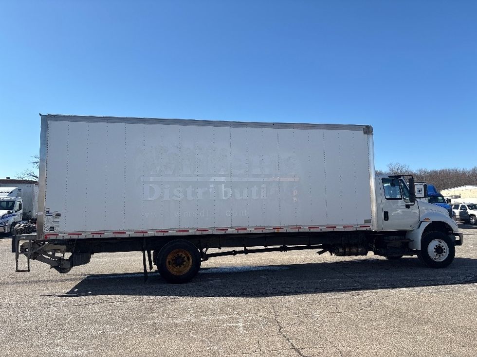 Medium Duty Box Truck-Light and Medium Duty Trucks-International-2019-4300-Lansing-MI-302,973\n\t\tmiles-$ 23,500 - Image 15