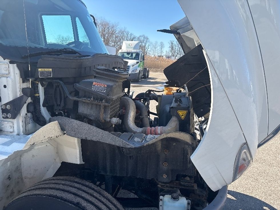 Medium Duty Box Truck-Light and Medium Duty Trucks-International-2019-4300-Lansing-MI-302,973\n\t\tmiles-$ 23,500 - Image 23