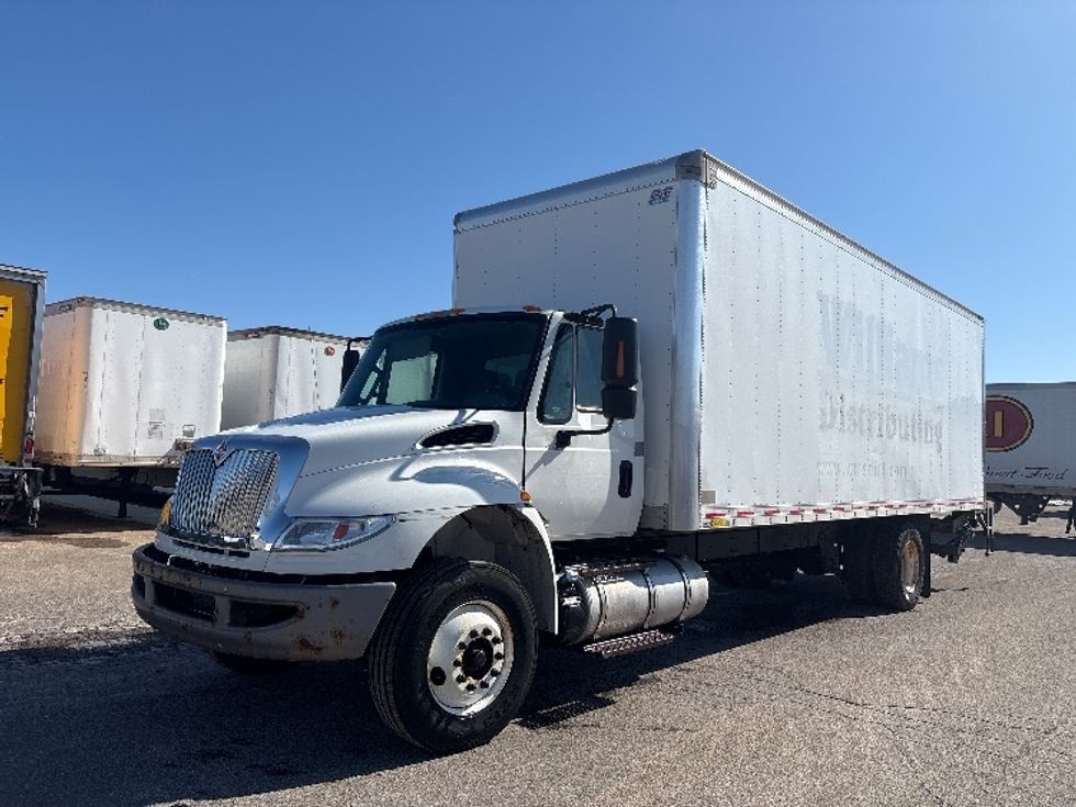 Medium Duty Box Truck-Light and Medium Duty Trucks-International-2019-4300-Lansing-MI-302,973\n\t\tmiles-$ 23,500 - Image 3