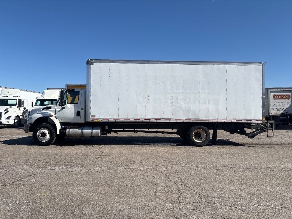 Medium Duty Box Truck-Light and Medium Duty Trucks-International-2019-4300-Lansing-MI-302,973\n\t\tmiles-$ 23,500 - Image 4