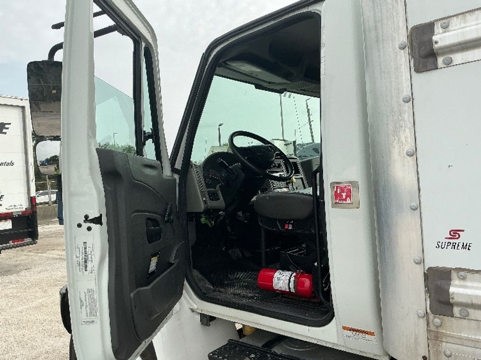 Medium Duty Box Truck-Light and Medium Duty Trucks-International-2019-4300-Lexington-KY-244,436\n\t\tmiles-$ 30,250 - Image 16