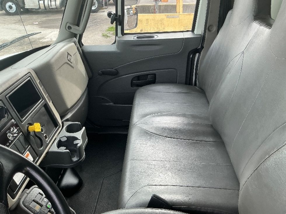 Medium Duty Box Truck-Light and Medium Duty Trucks-International-2019-4300-Lexington-KY-244,436\n\t\tmiles-$ 30,250 - Image 19