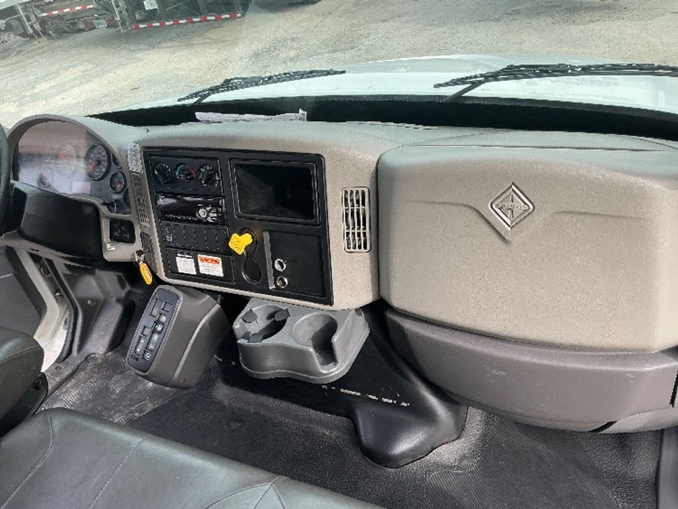Medium Duty Box Truck-Light and Medium Duty Trucks-International-2019-4300-Lexington-KY-244,436\n\t\tmiles-$ 30,250 - Image 21