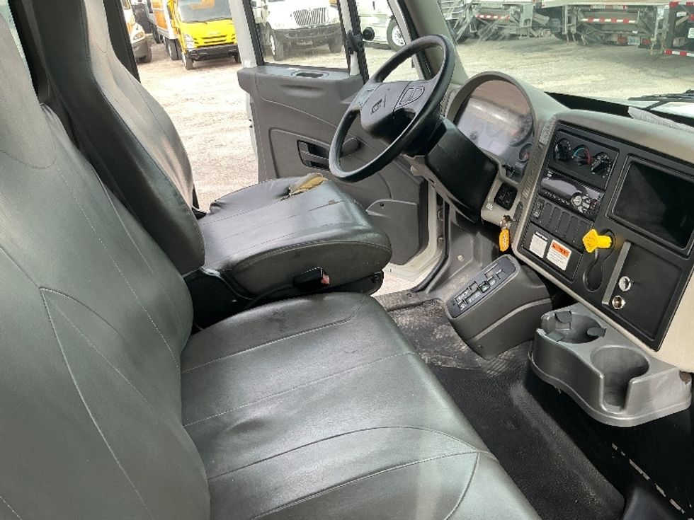 Medium Duty Box Truck-Light and Medium Duty Trucks-International-2019-4300-Lexington-KY-244,436\n\t\tmiles-$ 30,250 - Image 22