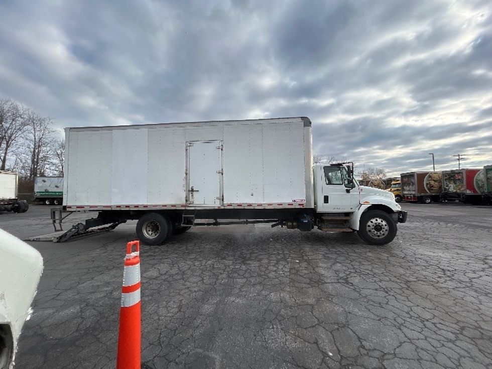 Medium Duty Box Truck-Light and Medium Duty Trucks-International-2019-4300-Liverpool-NY-328,978\n\t\tmiles-$ 20,000 - Image 15