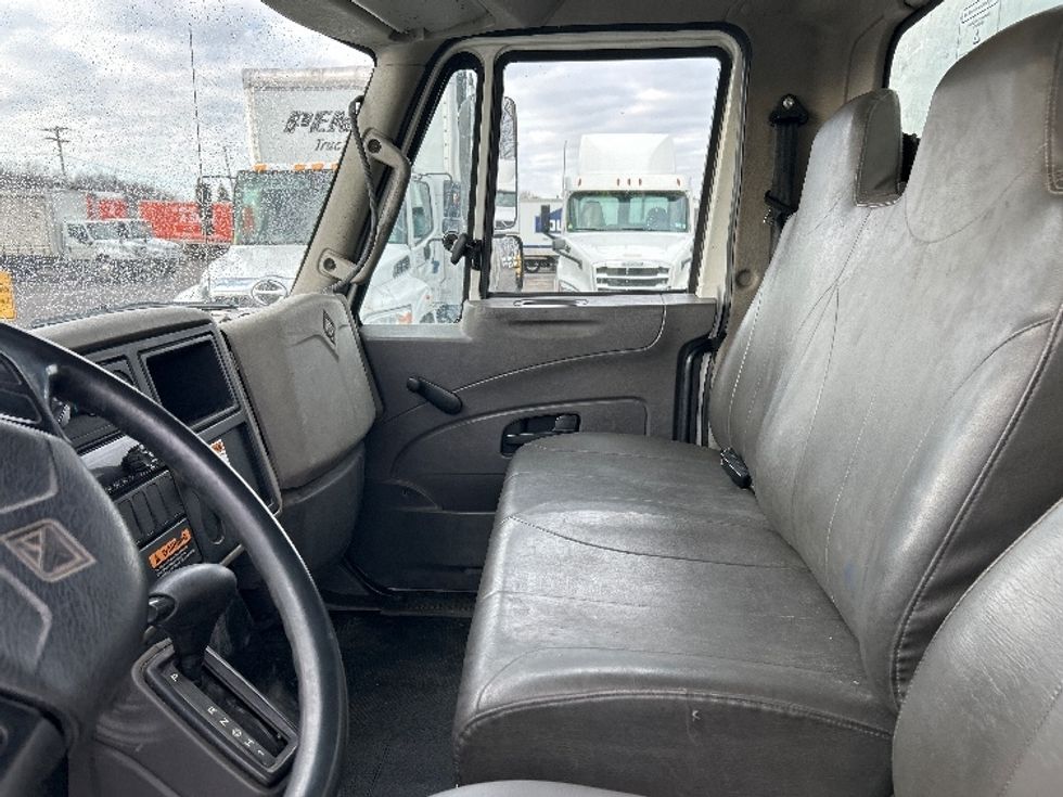Medium Duty Box Truck-Light and Medium Duty Trucks-International-2019-4300-Liverpool-NY-328,978\n\t\tmiles-$ 20,000 - Image 18