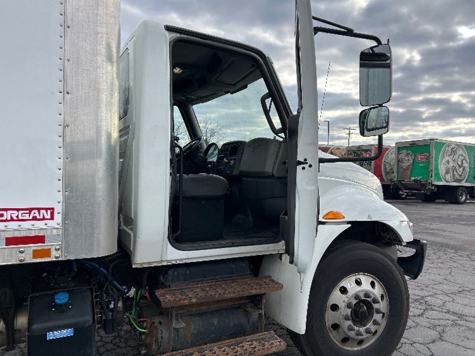 Medium Duty Box Truck-Light and Medium Duty Trucks-International-2019-4300-Liverpool-NY-328,978\n\t\tmiles-$ 20,000 - Image 19