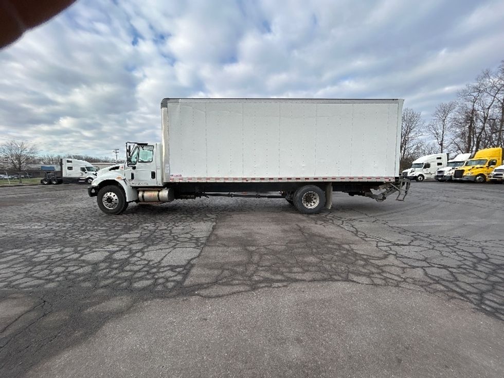 Medium Duty Box Truck-Light and Medium Duty Trucks-International-2019-4300-Liverpool-NY-328,978\n\t\tmiles-$ 20,000 - Image 4