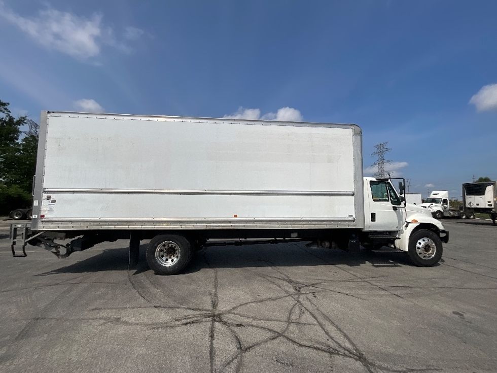 Medium Duty Box Truck-Light and Medium Duty Trucks-International-2019-4300-London-ON-292,930\n\t\tkm-$ 61,000 - Image 14
