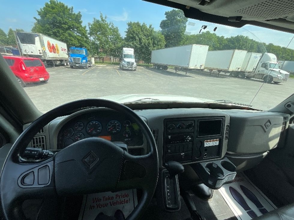 Medium Duty Box Truck-Light and Medium Duty Trucks-International-2019-4300-London-ON-292,930\n\t\tkm-$ 61,000 - Image 16