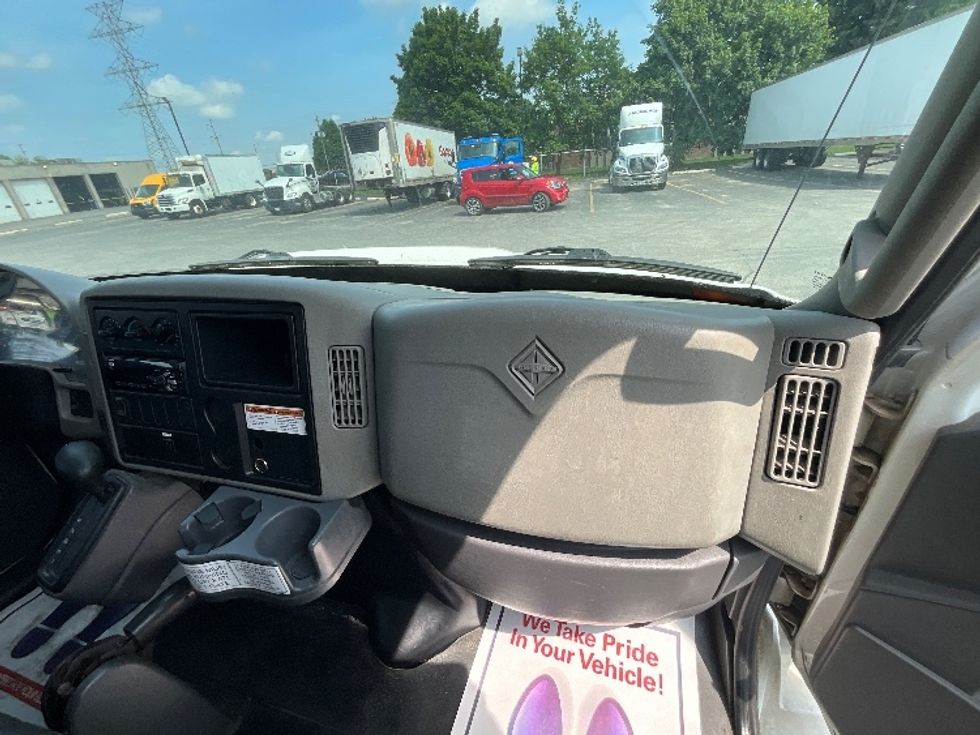Medium Duty Box Truck-Light and Medium Duty Trucks-International-2019-4300-London-ON-292,930\n\t\tkm-$ 61,000 - Image 20