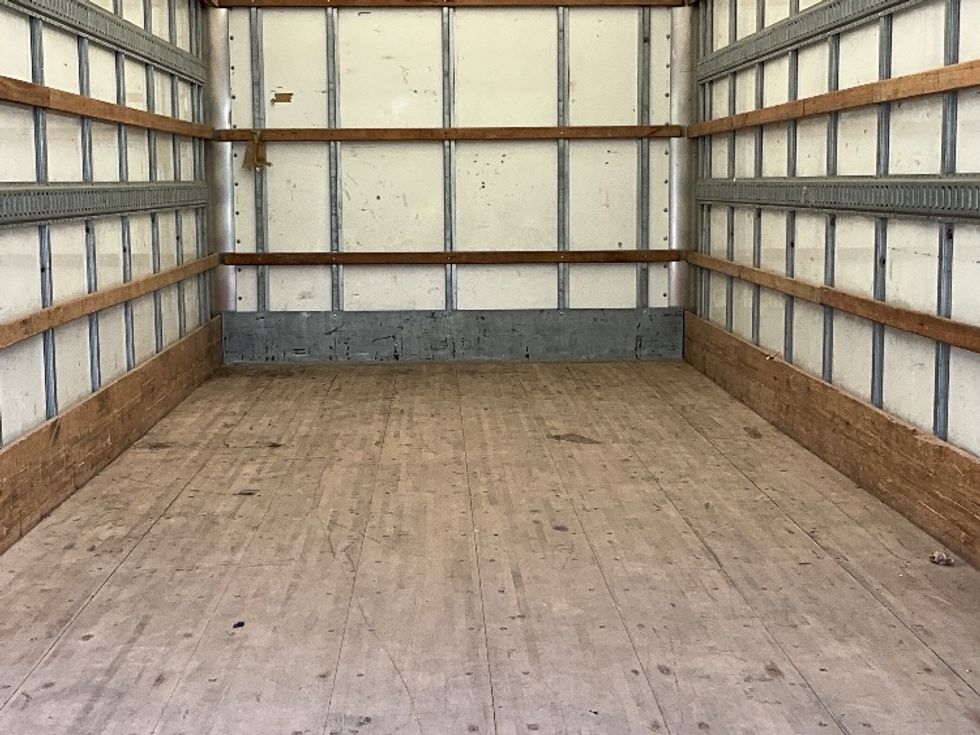 Medium Duty Box Truck-Light and Medium Duty Trucks-International-2019-4300-London-ON-292,930\n\t\tkm-$ 61,000 - Image 9