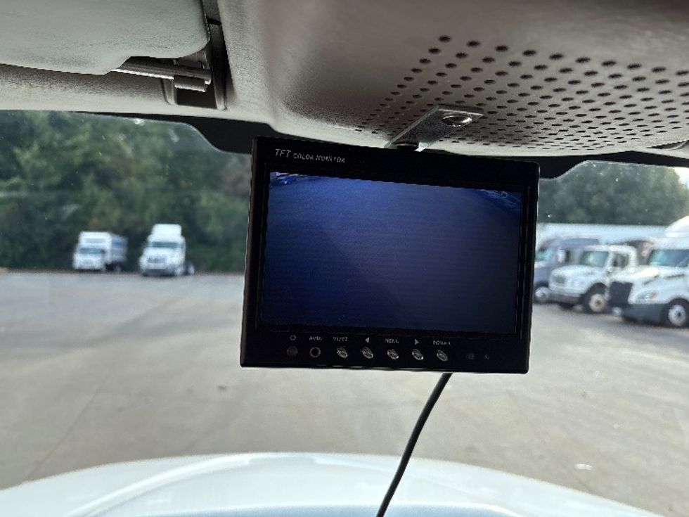 Medium Duty Box Truck-Light and Medium Duty Trucks-International-2019-4300-Mebane-NC-195,126\n\t\tmiles-$ 39,250 - Image 25