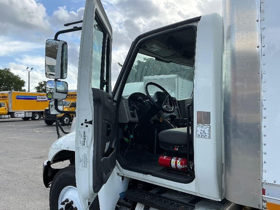 Medium Duty Box Truck-Light and Medium Duty Trucks-International-2019-4300-Medley-FL-78,514\n\t\tmiles-$ 47,750 - Image 16