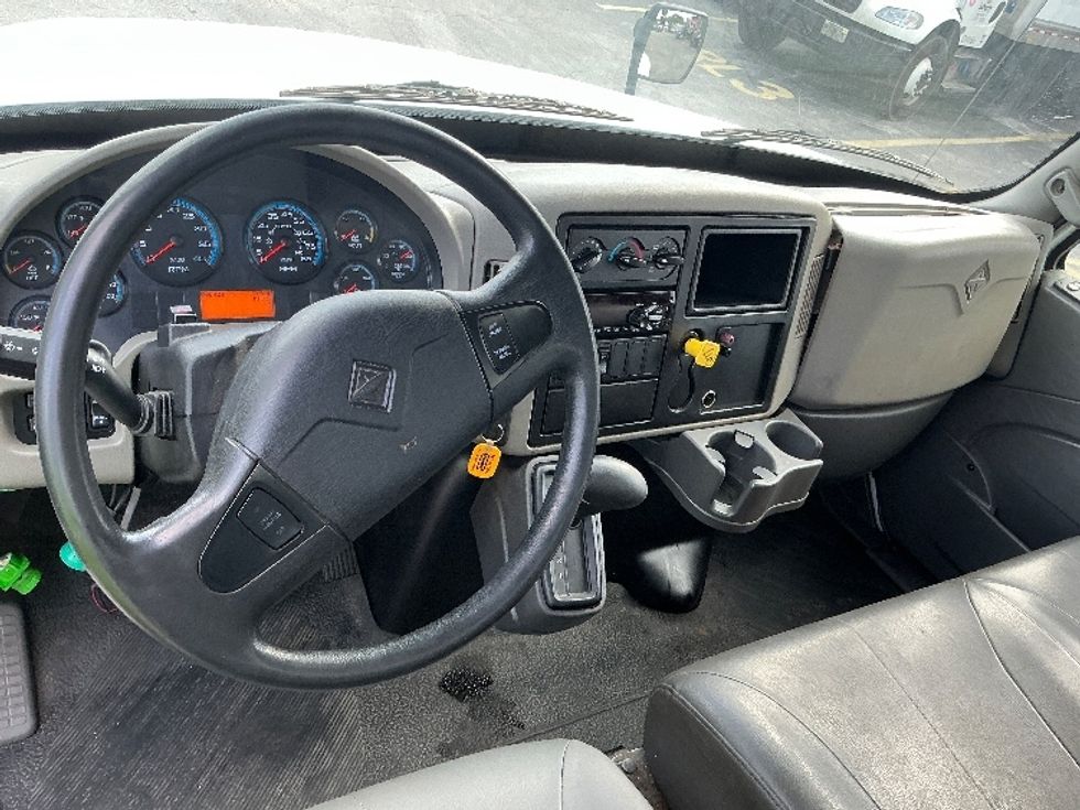 Medium Duty Box Truck-Light and Medium Duty Trucks-International-2019-4300-Medley-FL-78,514\n\t\tmiles-$ 47,750 - Image 18