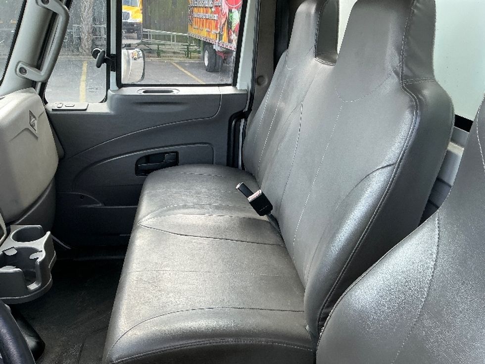 Medium Duty Box Truck-Light and Medium Duty Trucks-International-2019-4300-Medley-FL-78,514\n\t\tmiles-$ 47,750 - Image 19
