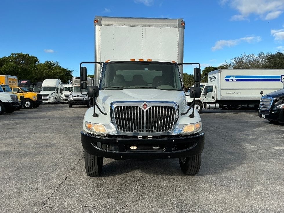 Medium Duty Box Truck-Light and Medium Duty Trucks-International-2019-4300-Medley-FL-78,514\n\t\tmiles-$ 47,750 - Image 2