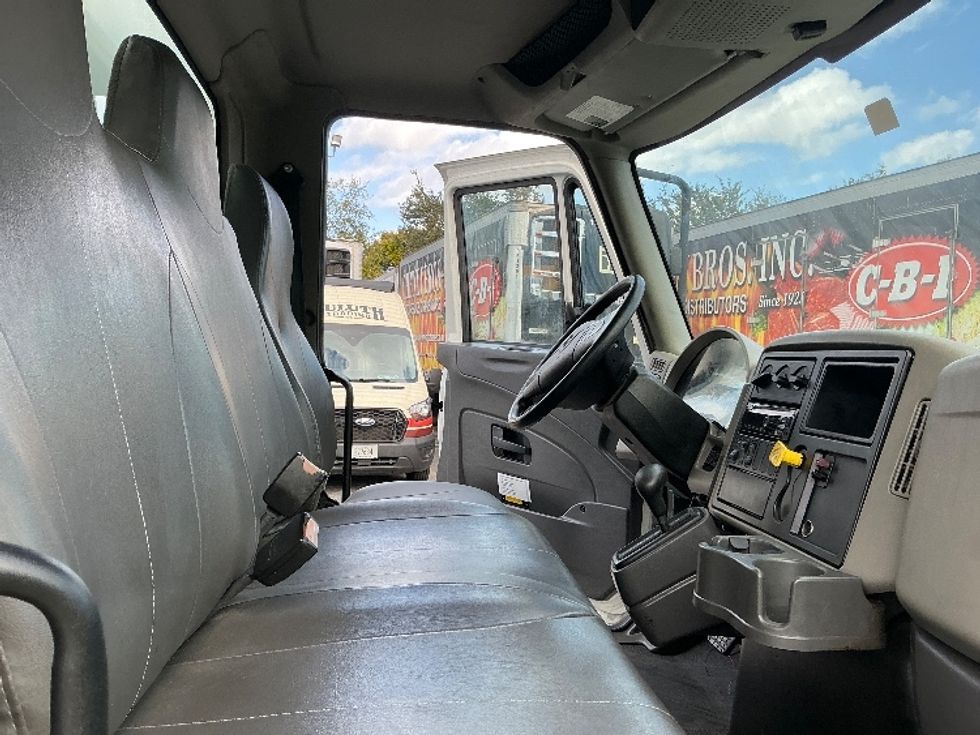 Medium Duty Box Truck-Light and Medium Duty Trucks-International-2019-4300-Medley-FL-78,514\n\t\tmiles-$ 47,750 - Image 22