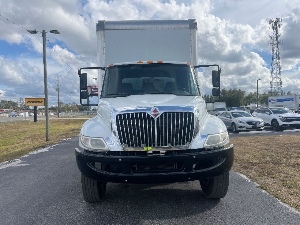 Medium Duty Box Truck-Light and Medium Duty Trucks-International-2019-4300-Melbourne-FL-172,292\n\t\tmiles-$ 44,000 - Image 2