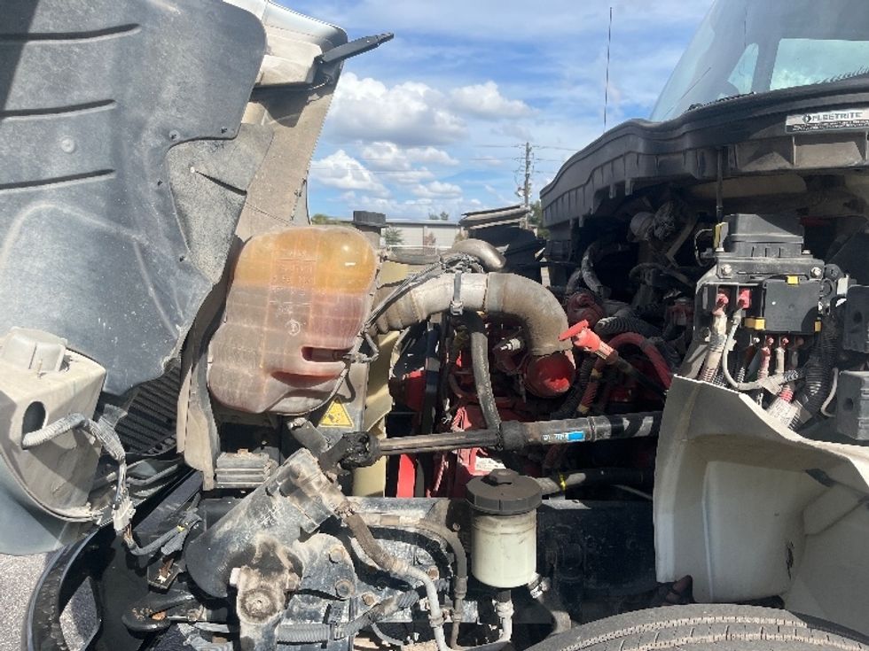 Medium Duty Box Truck-Light and Medium Duty Trucks-International-2019-4300-Melbourne-FL-172,292\n\t\tmiles-$ 44,000 - Image 24