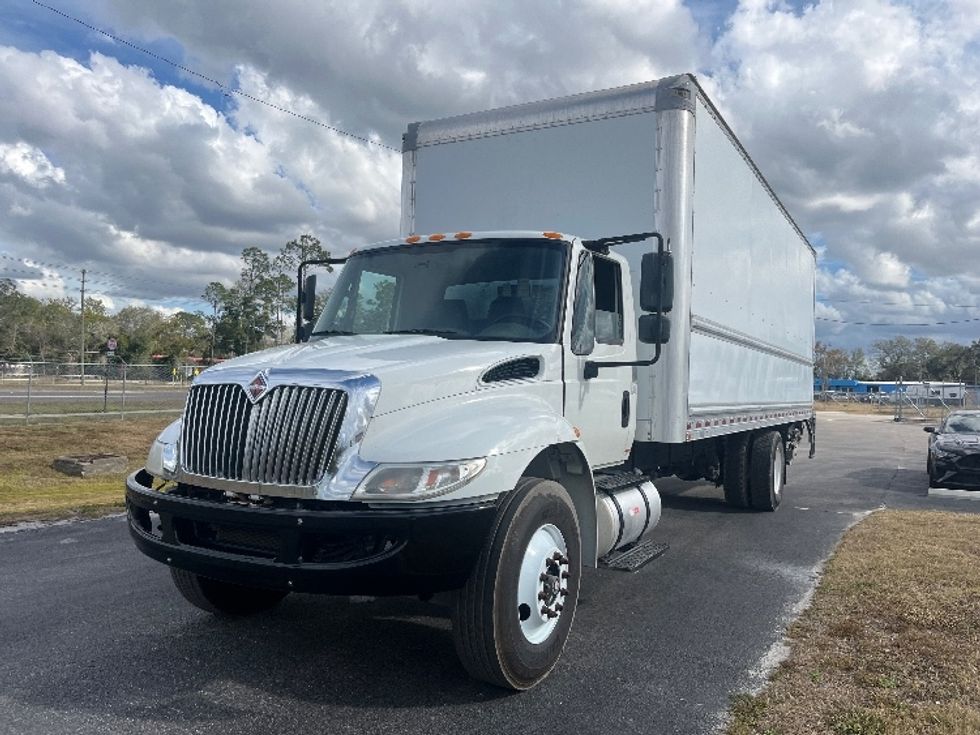 Medium Duty Box Truck-Light and Medium Duty Trucks-International-2019-4300-Melbourne-FL-172,292\n\t\tmiles-$ 44,000 - Image 3