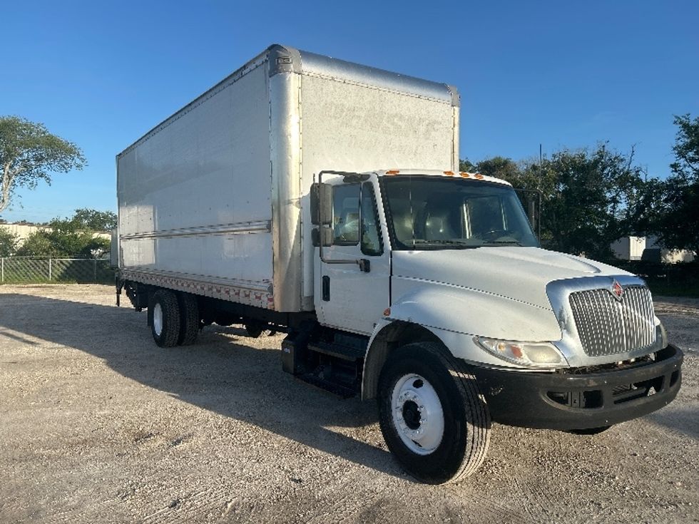 Medium Duty Box Truck-Light and Medium Duty Trucks-International-2019-4300-Melbourne-FL-339,990\n\t\tmiles-$ 9,500 - Image 1